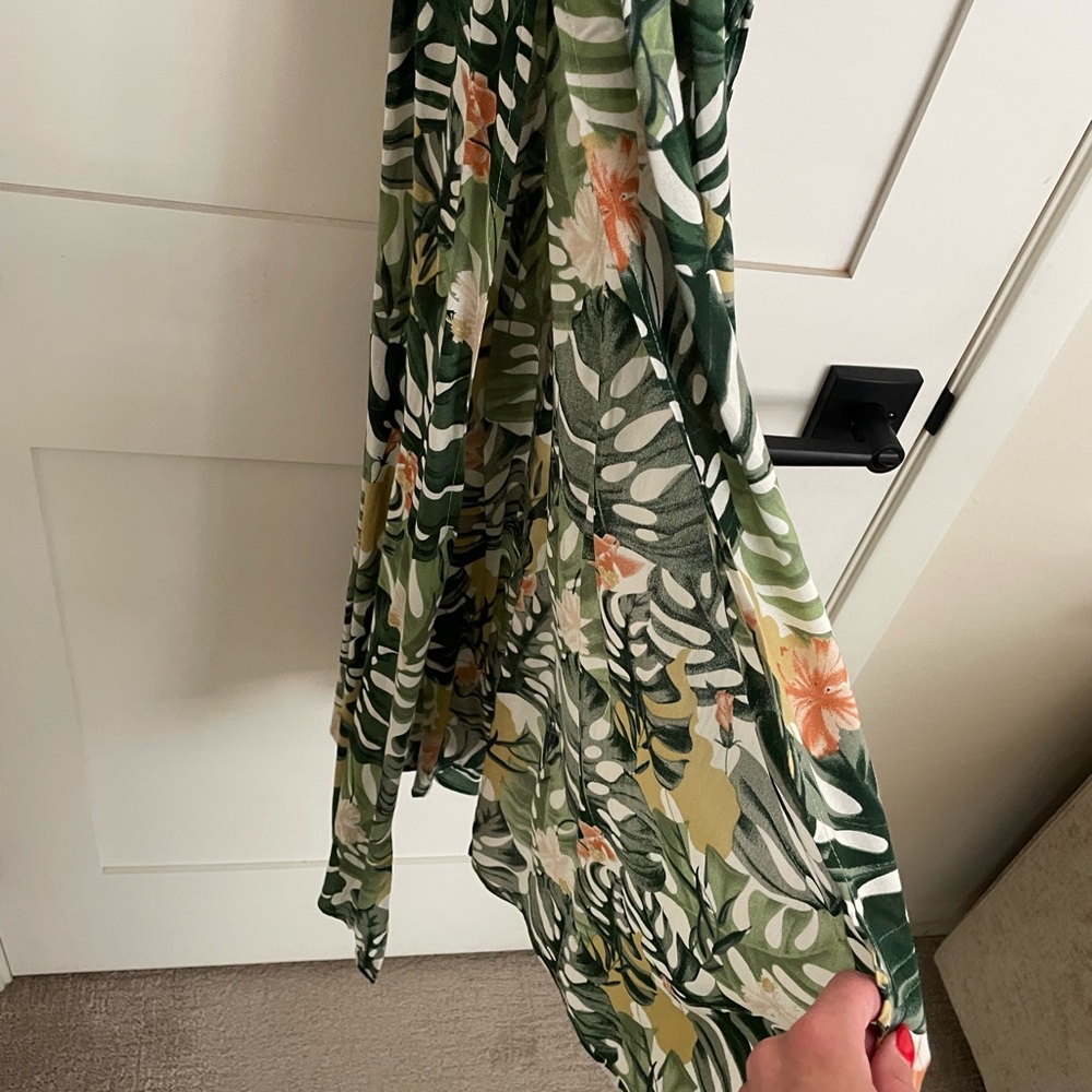 Green Halter Neck Sleeveless Maxi Sundress - Picture 3 of 6